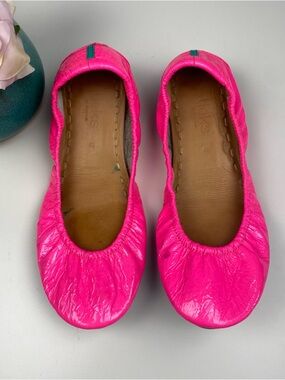 Tieks Pop Pink Shoes 💕 size 8